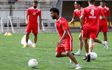 بازیساز تخصصی پرسپولیس در مشهد بازی می کند