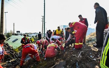  تصاویر دیده نشده از حادثه واژگونی اتوبوس دانشگاه آزاد