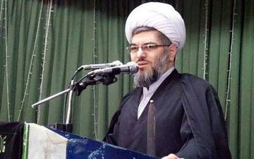 استعفای جنجالی امام جمعه نظرآباد در نماز عید فطر