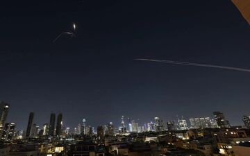 بلومبرگ: حملات پهپادی ایران فشار زیادی به آمریکا وارد کرده است