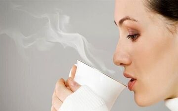 نکات مهم برای نوشیدن ایمن آب گرم | ۴ زمان طلایی نوشیدن آب گرم 

