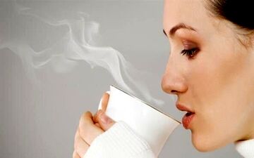 نکات مهم برای نوشیدن ایمن آب گرم | ۴ زمان طلایی نوشیدن آب گرم 


