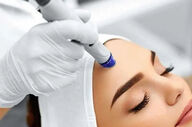 چرا پوست بعد از پاکسازی احساس کشیدگی و سفتی پیدا می‌کند؟