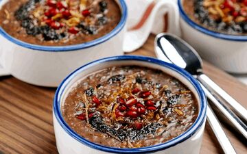 طرز تهیه آش انار، غذای سنتی و خوشمزه شب یلدا!