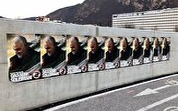 تصاویر حمید معصومی‌نژاد از نصب پوسترهای سردار سلیمانی در شهرهای بزرگ ایتالیا