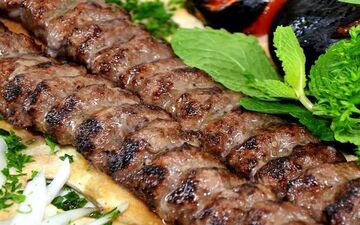 راز خوشمزگی کباب کوبیده رستورانی؛ از ادویه تا نکات پخت