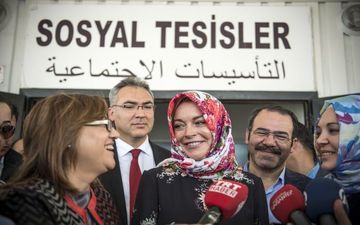  پوشش بازیگر زن و برخورد بد مسئولان فرودگاه
