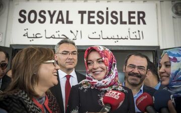  پوشش بازیگر زن و برخورد بد مسئولان فرودگاه
