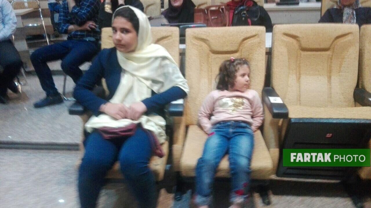 گزارش تصویری / اطعام 200 نفر از ناشنوایان از عواید موقوفه حاج محمد تقی اصفهانی 