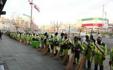 آماده باش نیروهای خدماتی در شهرداری کرمانشاه/ پاکسازی تمامی انهار برای جلوگیری از آب‌گرفتگی


