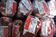عرضه گوشت درجه‌یک وارداتی در میادین تهران: «گوشت‌ها تنظیم‌بازاری یا یارانه‌ای نیستند»