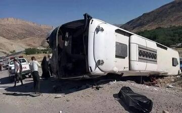 تصادف وحشتناک اتوبوس تهران-مشهد با تریلی تانکر سوخت