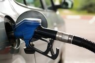 بررسی سناریوهای دولت برای مدیریت مصرف بنزین