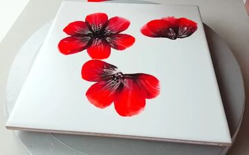 نقاشی گل با اسفنج: ترفندی ساده برای خلق یک اثر هنری زیبا | فیلم
