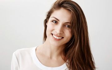 رازهای جذابیت زنانه: با این ویژگی‌ها دل هر مردی را ببرید!