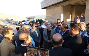 سال ۱۴۰۲ سال شکوفایی صنعت در استان ایلام/اشتغالزایی ۲۸۰نفردرکارخانه کاغذسنگی چرداول