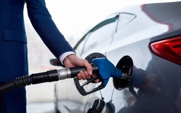 آیا خودروهای لوکس و گران‌قیمت واقعاً به بنزین سوپر نیاز دارند؟