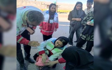 عملیات نفس‌گیر در ایام نوروز / امدادگران کودک در حال خفگی را احیا کردند + عکس