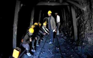 فیلم/ توضیحات مدیرکل مدیریت بحران استانداری در خصوص ریزش معدن سنگ در گیلانغرب

