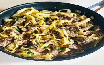 طرز تهیه  اسپاگتی سیر و قارچ| خیلی خوشمزه س!