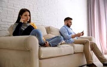 به همسرم مشکوک هستم؛چطور متوجه بشم خیانت میکنه؟
