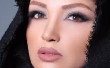 پوشش متفاوت روناک یونسی در سواحل نیوکاسل