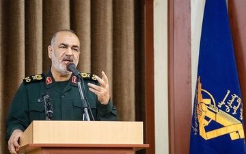  ملت ایران سیاست‌های مرکب و پیچیده دشمن را متلاشی کرده‌ است