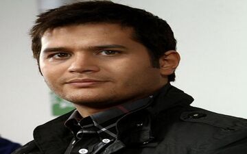 غواصی بازیگر مشهور در عمق آب های خلیج فارس+ عکس