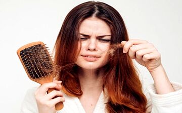 دوش گرفتن با آب سخت باعث ریزش مو می‌شود؟