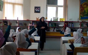 هر دانش‌آموز باید ۱۰ هزار تومان برای بیمه بپردازد