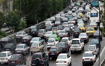 ترافیک در محورهای کندوان و هراز/ تردد پرحجم خودرو در آزادراه رشت-قزوین