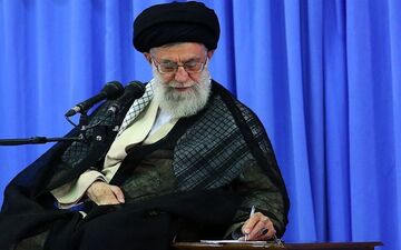 اهدا کمک ۵۰۰میلیونی رهبر انقلاب برای آزادی زندانیان