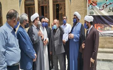 بازدید معاون سیاسی استاندار کرمانشاه از نیروگاه خورشیدی بقعه امامزاده باقر (ع) بیستون