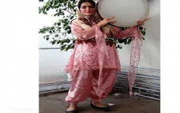 ژست و پوشش جالب لیلا ایرانی (عکس)