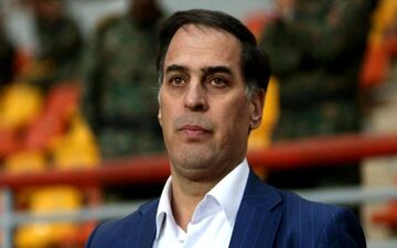 عیادت سعید آذری از مربی سابق فولاد خوزستان