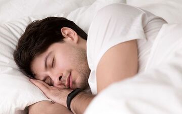 ساعت طلایی خواب چه زمانی است ؟