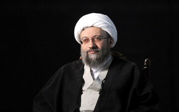 آملی لاریجانی: همه اجزای نظام کمک کنند تا از تنگناها و مشکلات عبور کنیم