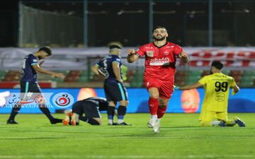 جدال دیدنی پرسپولیس- پیکان از لنز فرتاک ورزشی