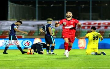 جدال دیدنی پرسپولیس- پیکان از لنز فرتاک ورزشی