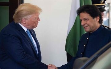  گفتگوی تلفنی عمران خان و ترامپ درباره بحران کشمیر 