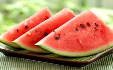 چه کسانی نباید هندوانه بخورند؟