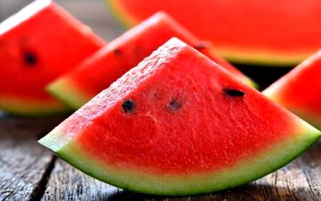 خواص دانه هندوانه: گنجینه‌ای پر از فواید سلامتی