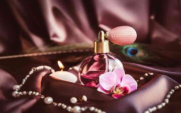 عطرهایی که شما را مجذوب می‌کنند: لوکس‌ترین و گران‌قیمت‌ترین عطرهای زنانه جهان
