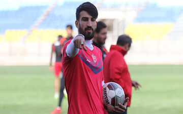کنایۀ سنگین مدافع پرسپولیس به استاندار گلستان + عکس