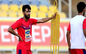 مادر بازیکن پرسپولیس در گذشت