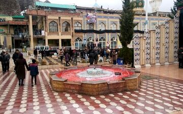 ازدحام جمعیت موجب تعویق در خاکسپاری پیکر شهید سلیمانی شده است
