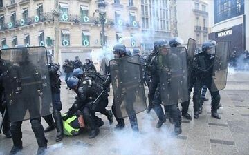 
۲۷ هزار نفر در فرانسه تظاهرات کردند
