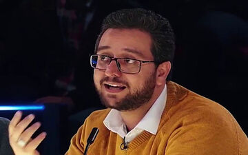 رقص و عشوه های سید بشیر حسینی در کنار دختران + ویدئو خجالت آور
