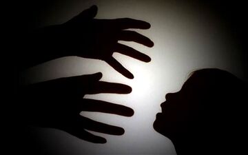 اتفاقی تلخ برای دختر 12 ساله/آتنا از دوست پدرش مادر شد