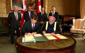 وزیران امور خارجه انگلیس و عمان درباره ایران رایزنی کردند